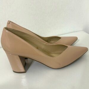 Beige patent heels
